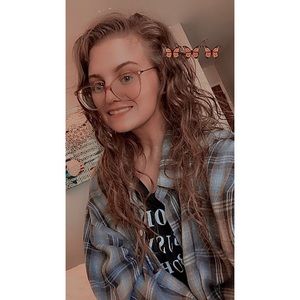 Meet your Posher, Rena